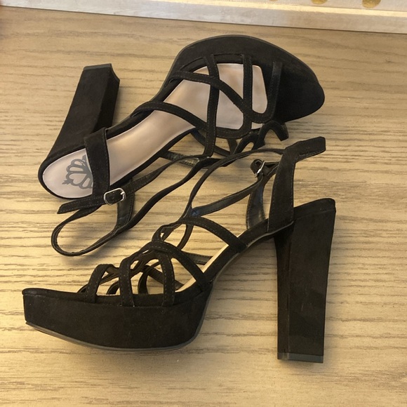 💜Fergalicous Black Suede Platform High Heels Strap Sandals size 10 Nwot - Picture 10 of 12